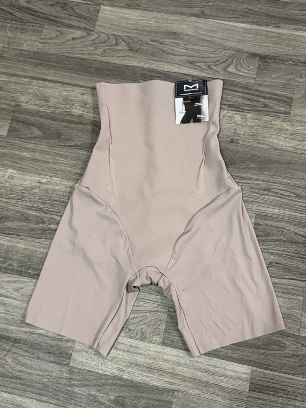 NWT Maidenform shapewear SES095 women’s sz S